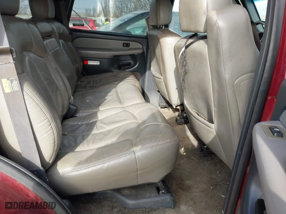 2002 Chevrolet Tahoe LT with VIN 1GNEK13Z42J169278, listed as a IAAI auction lot 41743076 with 227,870 mi miles. Bid and sale history available at carsss.com. Image 8.