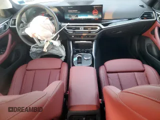 2024 BMW i4 xDrive40 z VIN WBY83FB05RFS82087, wystawiony jako Copart lot #41831225 z przebiegiem 1 396 mil mil oraz Szkoda całkowita • Salvage title. Historia ofert i sprzedaży dostępna na DreamBid. Obrazek 8.