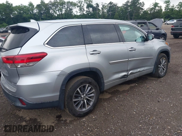 2018 Toyota Highlander SE z VIN 5TDJZRFH6JS545680, wystawiony jako IAAI lot #42548969 z przebiegiem 43 622 mil mil oraz . Historia ofert i sprzedaży dostępna na DreamBid. Obrazek 4.
