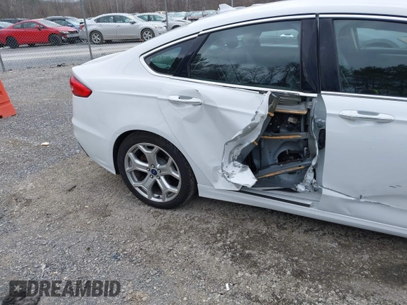 2019 Ford Fusion Hybrid SEL with VIN 3FA6P0MU3KR189612, listed as a IAAI auction lot 41422745 with 95,130 mi miles. Bid and sale history available at carsss.com. Image 6.
