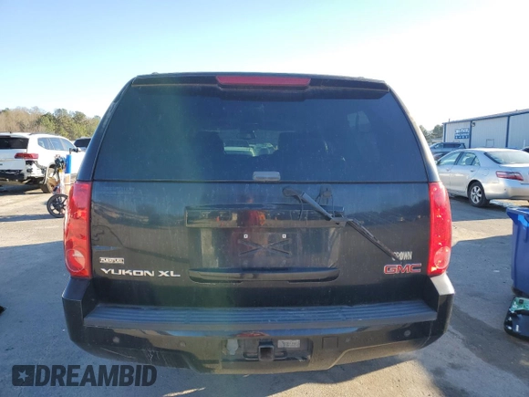 2008 GMC Yukon XL SLE w/3SA with VIN 1GKFC16018R184102, listed as a Copart auction lot 85767594 with 225,017 mi miles and Clean Title. Bid and sale history available at carsss.com. Image 6.