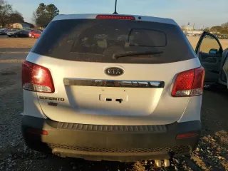 2012 Kia Sorento LX with VIN 5XYKTCA61CG221271, listed as a Copart auction lot 86444314 with 146,095 mi miles and Salvage Title. Bid and sale history available at carsss.com. Image 6.