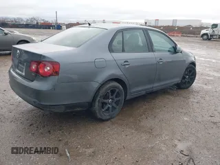 2010 Volkswagen Jetta S with VIN 3VWJX7AJ9AM021831, listed as a IAAI auction lot 41542725 with 183,503 mi miles and . Bid and sale history available at DreamBid. Image 4.