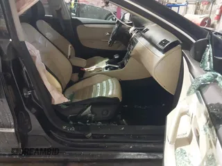 2009 Volkswagen CC Luxury z VIN WVWHL73C09E515699, wystawiony jako IAAI lot #41596349 z przebiegiem 143 570 mil mil oraz . Historia ofert i sprzedaży dostępna na DreamBid. Obrazek 5.