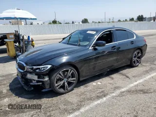 2021 BMW 3 Series 330i z VIN 3MW5R1J09M8C12999, wystawiony jako Copart lot #64976155 z przebiegiem Nie podano mil oraz Szkoda całkowita • Salvage title. Historia ofert i sprzedaży dostępna na DreamBid. Obrazek 1.