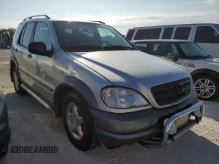 1998 Mercedes-Benz M-Class with VIN 4JGAB54E0WA033063, listed as a Copart auction lot 78306884 with 0 mi miles and Salvage Title. Bid and sale history available at carsss.com. Image 4.