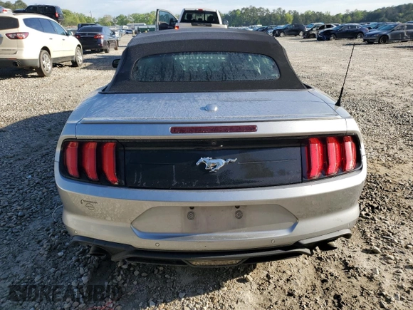 2020 Ford Mustang EcoBoost z VIN 1FATP8UH9L5125597, wystawiony jako Copart lot #52438895 z przebiegiem 104 549 mil mil oraz Szkoda całkowita • Salvage title. Historia ofert i sprzedaży dostępna na DreamBid. Obrazek 6.