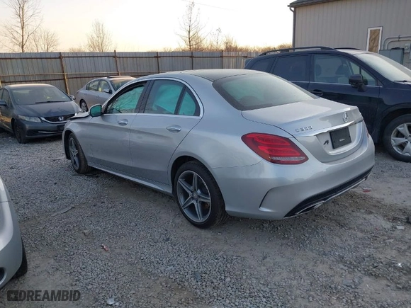 2015 Mercedes-Benz C-Class C 300 Luxury with VIN 55SWF4KB3FU032836, listed as a IAAI auction lot 41771292 with 80,288 mi miles. Bid and sale history available at carsss.com. Image 3.