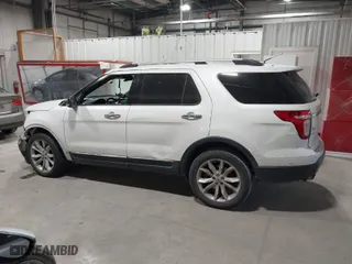 2011 Ford Explorer XLT with VIN 1FMHK8D82BGA53588, listed as a IAAI auction lot 41065278 with 191,006 mi miles. Bid and sale history available at carsss.com. Image 14.