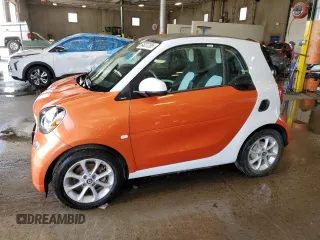 2018 Smart fortwo Pure with VIN WMEFJ9BA6JK270276, listed as a Copart auction lot 64037285 with 47,377 mi miles and Clean title. Bid and sale history available at DreamBid. Image 1.