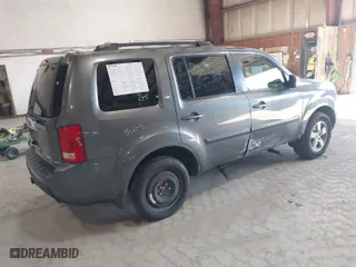 2011 Honda Pilot EX-L with VIN 5FNYF4H58BB095971, listed as a IAAI auction lot 41716033 with 70,820 mi miles. Bid and sale history available at carsss.com. Image 4.