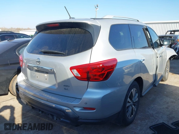 2017 Nissan Pathfinder SL with VIN 5N1DR2MM8HC643461, listed as a IAAI auction lot 40992227 with 192,634 mi miles. Bid and sale history available at carsss.com. Image 4.