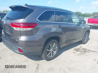 2017 Toyota Highlander XLE with VIN 5TDKZRFH6HS205427, listed as a IAAI auction lot 42581825 with Not provided miles and . Bid and sale history available at DreamBid. Image 4.