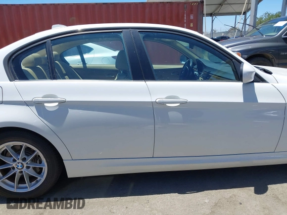 2010 BMW 3 Series 328i with VIN WBAPH5C5XAA439453, listed as a IAAI auction lot 42636515 with 98,702 mi miles and . Bid and sale history available at DreamBid. Image 13.