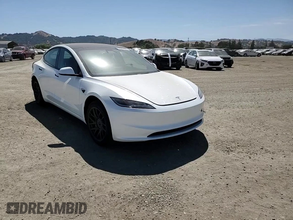 2025 Tesla Model 3 Long Range z VIN 5YJ3E1EAXSF914864, wystawiony jako Copart lot #60901055 z przebiegiem 4 174 mil mil oraz Szkoda całkowita • Salvage title. Historia ofert i sprzedaży dostępna na DreamBid. Obrazek 13.