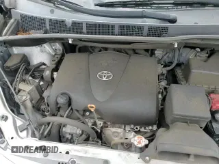 2019 Toyota Sienna XLE Auto Access Seat z VIN 5TDYZ3DCXKS993182, wystawiony jako Copart lot #71122805 z przebiegiem 104 122 mil mil oraz Szkoda całkowita • Salvage title. Historia ofert i sprzedaży dostępna na DreamBid. Obrazek 14.