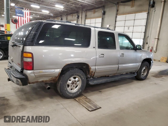 2002 GMC Yukon XL SLT with VIN 1GKFK16Z82J192267, listed as a Copart auction lot 41582955 with 302,076 mi miles and Salvage Title. Bid and sale history available at carsss.com. Image 3.