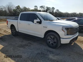 2022 Ford F-150 Lightning Pro z VIN 1FT6W1EV6NWG01209, wystawiony jako Copart lot #45301935 z przebiegiem 25 141 mil mil oraz Szkody całkowita. Historia ofert i sprzedaży dostępna na DreamBid. Obrazek 4.