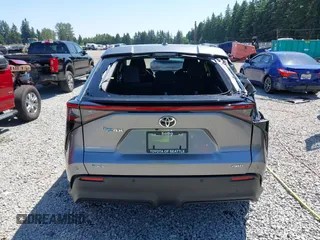 2024 Toyota bZ4X XLE z VIN JTMABACA5RA070254, wystawiony jako IAAI lot #42427736 z przebiegiem 5 718 mil mil oraz . Historia ofert i sprzedaży dostępna na DreamBid. Obrazek 16.