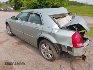 2006 Chrysler 300 Touring z VIN 2C3KK53G06H242398, wystawiony jako IAAI lot #42404803 z przebiegiem 163 947 mil mil oraz . Historia ofert i sprzedaży dostępna na DreamBid. Obrazek 3.