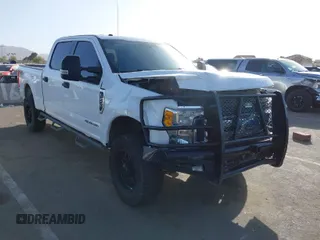 2017 Ford Super Duty F-250 SRW Lariat with VIN 1FT7W2BT8HEE20684, listed as a IAAI auction lot 41726253 with 90,898 mi miles. Bid and sale history available at carsss.com. Image 1.