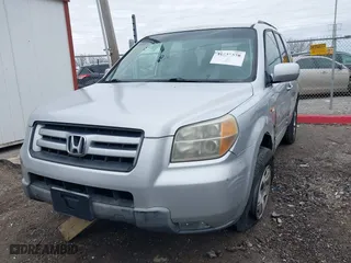 2008 Honda Pilot SE with VIN 5FNYF283X8B020295, listed as a IAAI auction lot 41737578 with 210,998 mi miles. Bid and sale history available at carsss.com. Image 2.