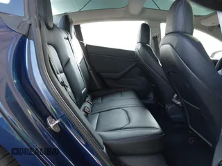 2018 Tesla Model 3 Long Range Battery z VIN 5YJ3E1EA8JF014706, wystawiony jako IAAI lot #41453650 z przebiegiem 68 037 mil mil oraz . Historia ofert i sprzedaży dostępna na DreamBid. Obrazek 8.