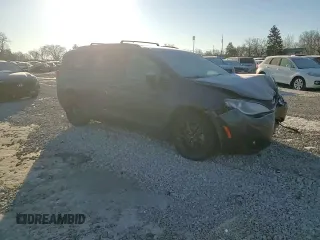 2020 Chrysler Pacifica Launch Edition z VIN 2C4RC3BG8LR263700, wystawiony jako Copart lot #41963825 z przebiegiem 99 415 mil mil oraz Szkoda całkowita • Salvage title. Historia ofert i sprzedaży dostępna na DreamBid. Obrazek 12.