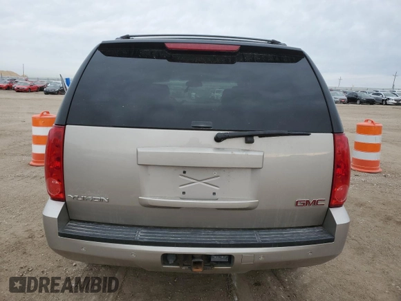 2008 GMC Yukon SLT w/4SA with VIN 1GKFK13018J218030, listed as a Copart auction lot 85196224 with 240,080 mi miles and Salvage Title. Bid and sale history available at carsss.com. Image 6.
