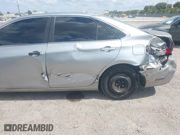 2015 Toyota Camry XLE with VIN 4T1BF1FK0FU093475, listed as a IAAI auction lot 42061877 with 131,618 mi miles. Bid and sale history available at carsss.com. Image 6.
