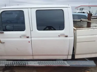 1995 Ford F-350 with VIN 1FTJW36H0SEA10003, listed as a IAAI auction lot 41959728 with 266,377 mi miles and . Bid and sale history available at DreamBid. Image 14.