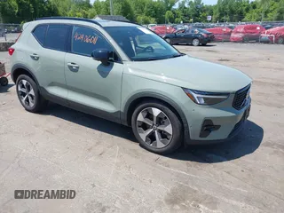 2025 Volvo XC40 Plus Dark Theme with VIN YV4L12UC1S2453686, listed as a IAAI auction lot 42406011 with 2,945 mi miles and . Bid and sale history available at DreamBid. Image 1.