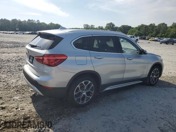2020 BMW X1 xDrive28i z VIN WBXJG9C04L3L89568, wystawiony jako Copart lot #56646715 z przebiegiem 133 790 mil mil oraz Szkoda całkowita • Salvage title. Historia ofert i sprzedaży dostępna na DreamBid. Obrazek 3.