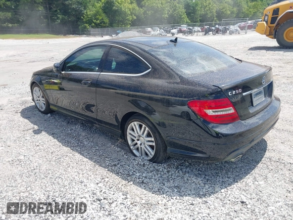 2013 Mercedes-Benz C 250 с VIN WDDGJ4HB4DF960262, выставлен на аукционе IAAI как лот 42769489 с пробегом 164 315 миль миль и . История ставок и продаж доступна на DreamBid. Изображение 3.