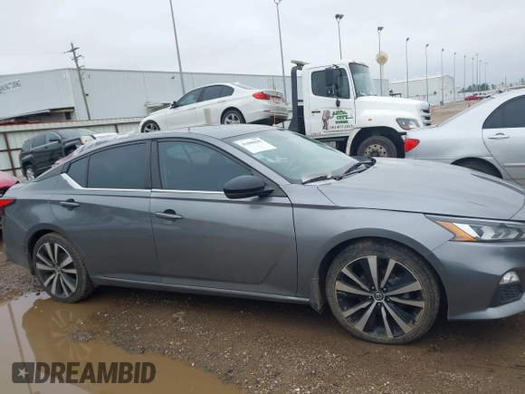 2019 Nissan Altima SR with VIN 1N4BL4CV8KN301609, listed as a IAAI auction lot 41608699 with 159,931 mi miles and . Bid and sale history available at carsss.com. Image 13.