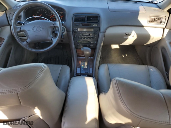 1998 Lexus ES 300 Luxury Sport Sdn with VIN JT8BF28G0W0137645, listed as a Copart auction lot 89051955 with 155,010 mi miles and Non Repairable. Bid and sale history available at carsss.com. Image 8.