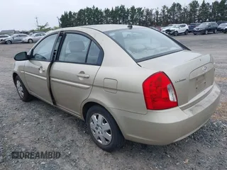 2006 Hyundai Accent GLS z VIN KMHCN46C66U058232, wystawiony jako IAAI lot #41899629 z przebiegiem 182 669 mil mil oraz . Historia ofert i sprzedaży dostępna na DreamBid. Obrazek 3.