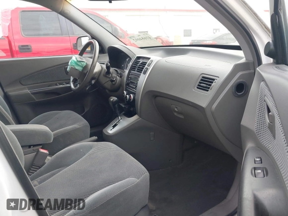 2006 Hyundai Tucson GLS with VIN KM8JN12D66U320996, listed as a IAAI auction lot 41684092 with 227,145 mi miles. Bid and sale history available at carsss.com. Image 5.