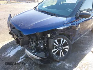 2020 Nissan Kicks SR with VIN 3N1CP5DV7LL535557, listed as a IAAI auction lot 41384085 with 47,147 mi miles. Bid and sale history available at carsss.com. Image 6.