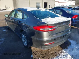 2020 Ford Fusion SE with VIN 3FA6P0HD8LR100791, listed as a IAAI auction lot 41375486 with 68,982 mi miles. Bid and sale history available at carsss.com. Image 3.