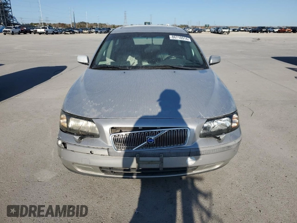 2004 Volvo V70 with VIN YV1SW59V042393201, listed as a Copart auction lot 86710914 with 184,019 mi miles and Salvage Title. Bid and sale history available at carsss.com. Image 5.