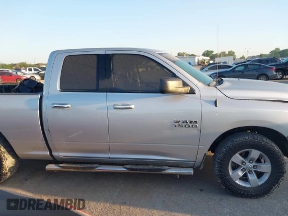 2017 Ram 1500 SLT z VIN 1C6RR6GG3HS730155, wystawiony jako IAAI lot #41929530 z przebiegiem 180 690 mil mil oraz . Historia ofert i sprzedaży dostępna na DreamBid. Obrazek 13.