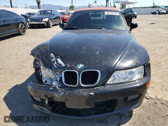 2000 BMW Z3 2.5 z VIN 4USCH9341YLF86451, wystawiony jako Copart lot #49142145 z przebiegiem 229 846 mil mil oraz Szkoda całkowita • Salvage title. Historia ofert i sprzedaży dostępna na DreamBid. Obrazek 5.