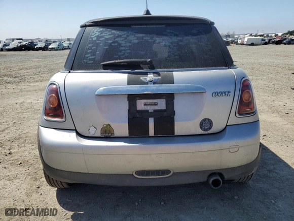 2009 MINI Cooper Hardtop with VIN WMWMF33579TU72374, listed as a Copart auction lot 50092815 with 127,140 mi miles and Salvage Title. Bid and sale history available at carsss.com. Image 6.