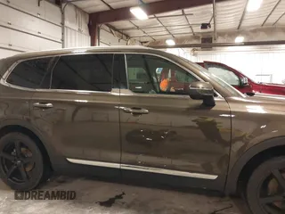 2020 Kia Telluride EX z VIN 5XYP3DHC7LG069617, wystawiony jako IAAI lot #41983785 z przebiegiem 123 609 mil mil oraz . Historia ofert i sprzedaży dostępna na DreamBid. Obrazek 14.