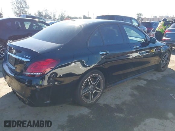 2019 Mercedes-Benz C 43 AMG z VIN 55SWF6EB1KU285008, wystawiony jako IAAI lot #41743022 z przebiegiem 83 640 mil mil oraz . Historia ofert i sprzedaży dostępna na DreamBid. Obrazek 4.