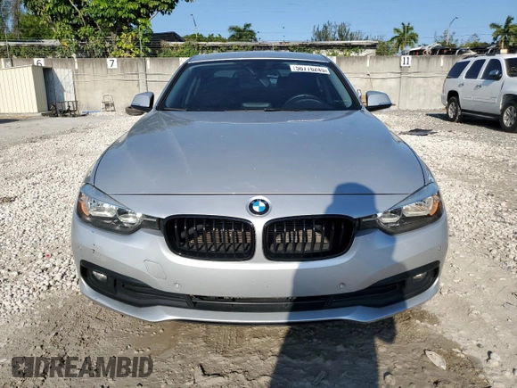 2017 BMW 3 Series 320i z VIN WBA8E1G51HNU13536, wystawiony jako Copart lot #56776245 z przebiegiem 78 809 mil mil oraz Szkoda całkowita • Salvage title. Historia ofert i sprzedaży dostępna na DreamBid. Obrazek 5.