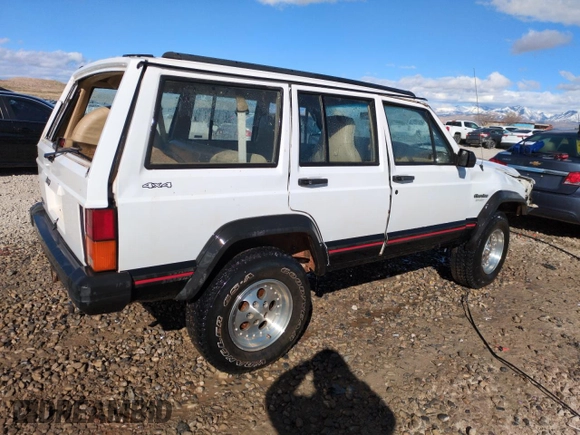 1995 Jeep Cherokee Sport with VIN 1J4FJ68S0SL502065, listed as a Copart auction lot 46431765 with 138,582 mi miles and Salvage Title. Bid and sale history available at carsss.com. Image 3.