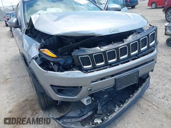2019 Jeep Compass Latitude z VIN 3C4NJDBB6KT657190, wystawiony jako IAAI lot #42196383 z przebiegiem 55 327 mil mil oraz . Historia ofert i sprzedaży dostępna na DreamBid. Obrazek 6.