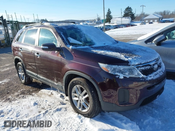 2014 Kia Sorento LX with VIN 5XYKTDA70EG549475, listed as a IAAI auction lot 41402862 with 147,087 mi miles. Bid and sale history available at carsss.com. Image 1.